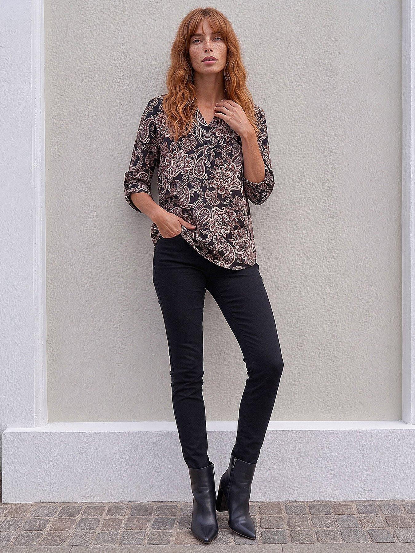 Image 4 of 4 of Roman Paisley Print V-Neck Stretch Shirt