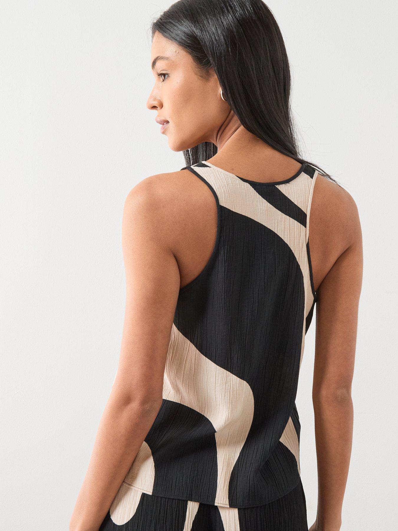 Image 2 of 6 of Mango Printed Crop Top - Black