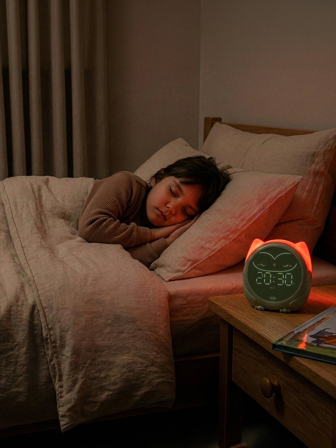 Image 1 of 7 of cloud.b Owlie Sleep Trainer - Green
