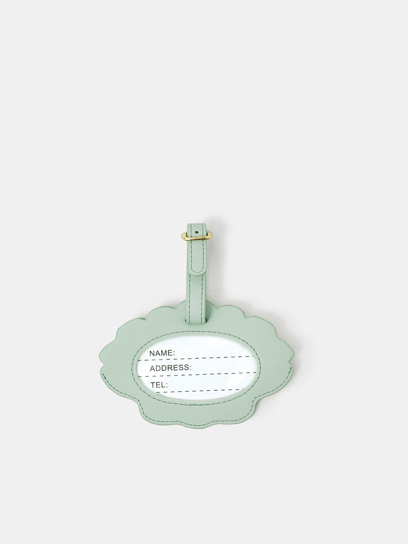 Image 2 of 3 of Accessorize Sea Shell Luggage Tag
