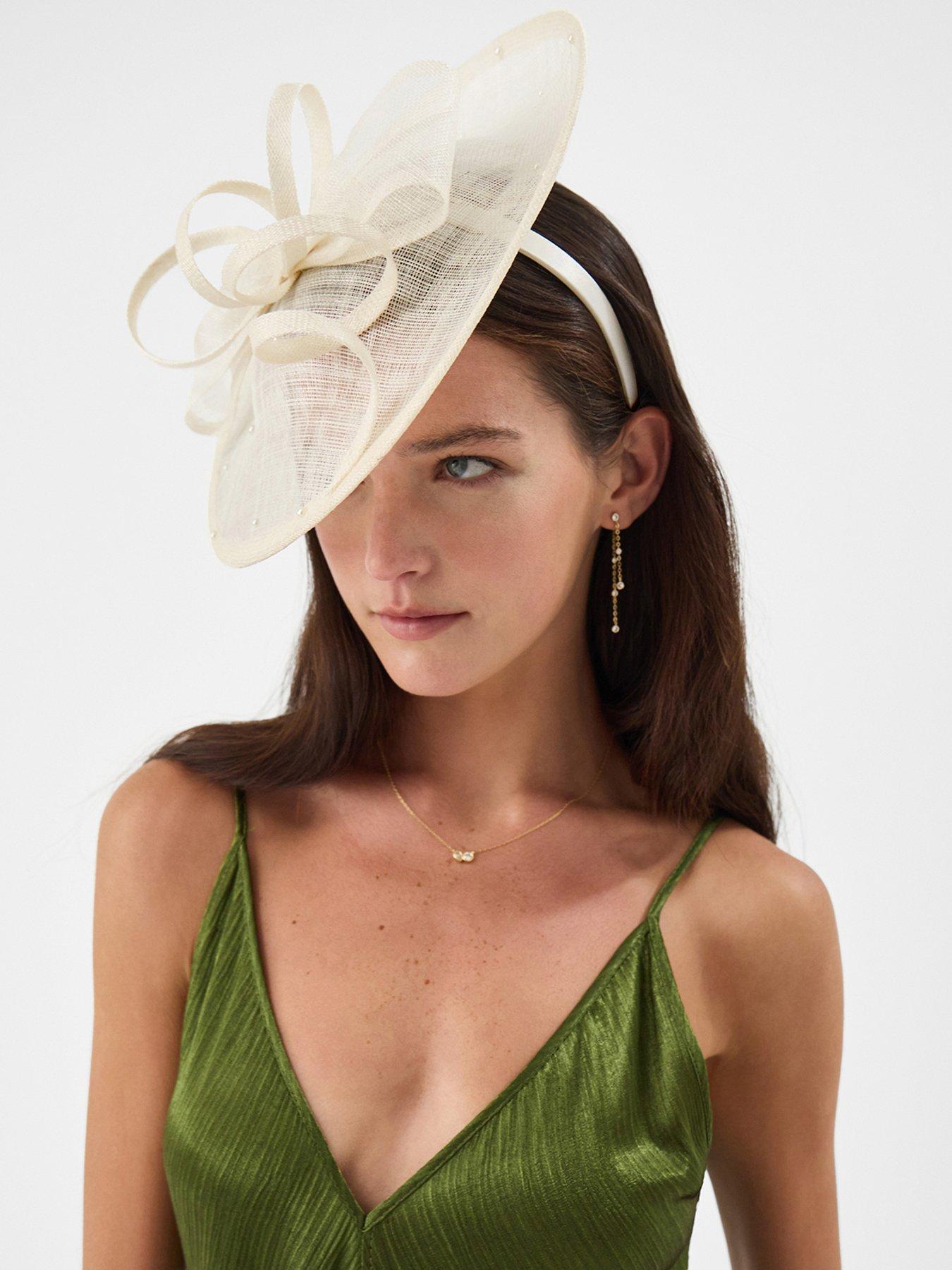 Image 2 of 4 of Accessorize Bow Pearl Disc Fascinator