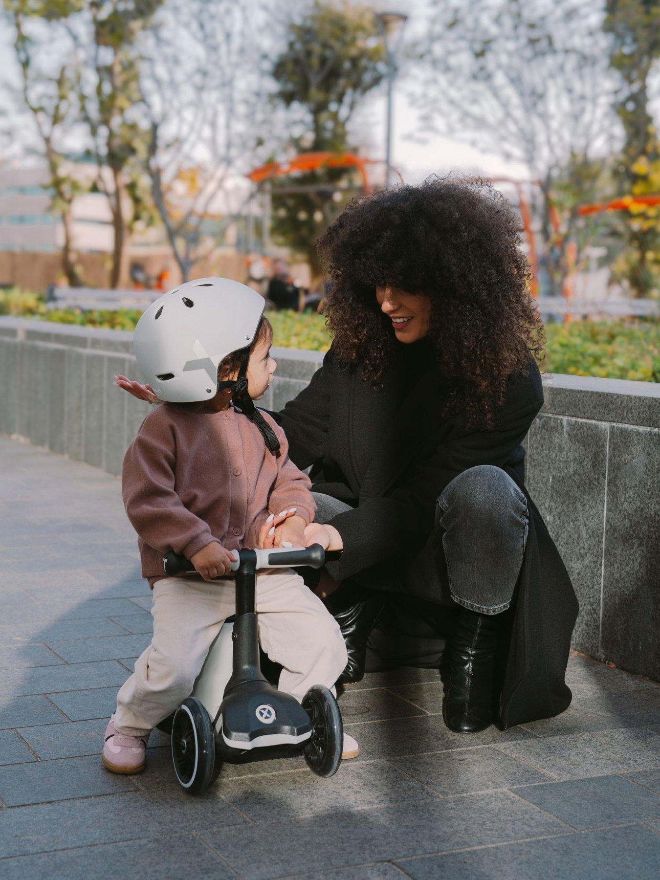 Image 7 of 8 of smarTrike Xtend Ride-on - Cool Grey