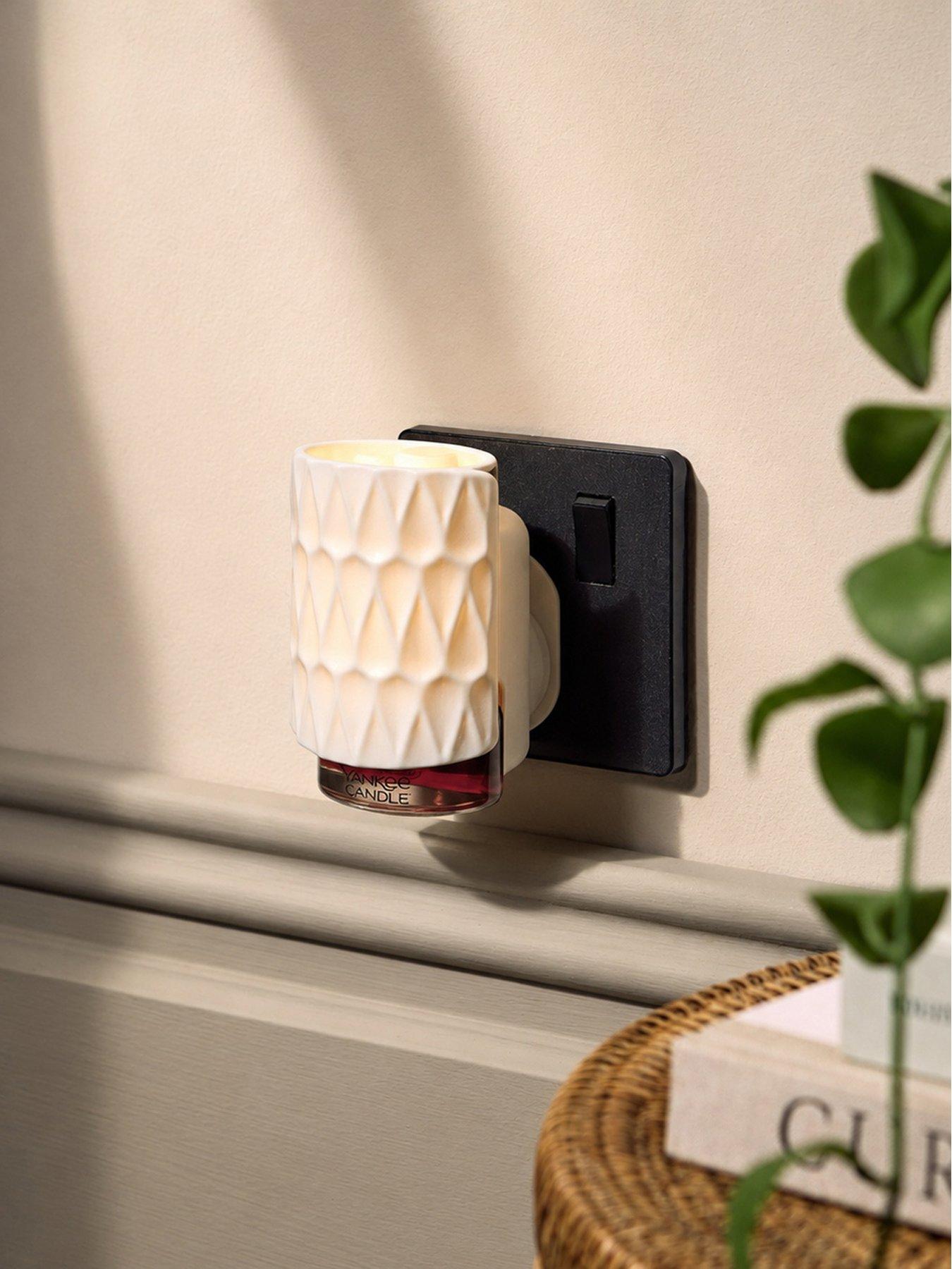 Image 5 of 5 of Yankee Candle Plug In Refill -  Black Cherry Refils