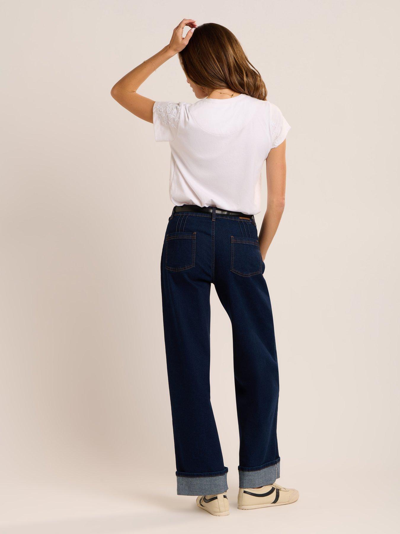 Image 2 of 7 of Brakeburn Agathe T -Shirt - White