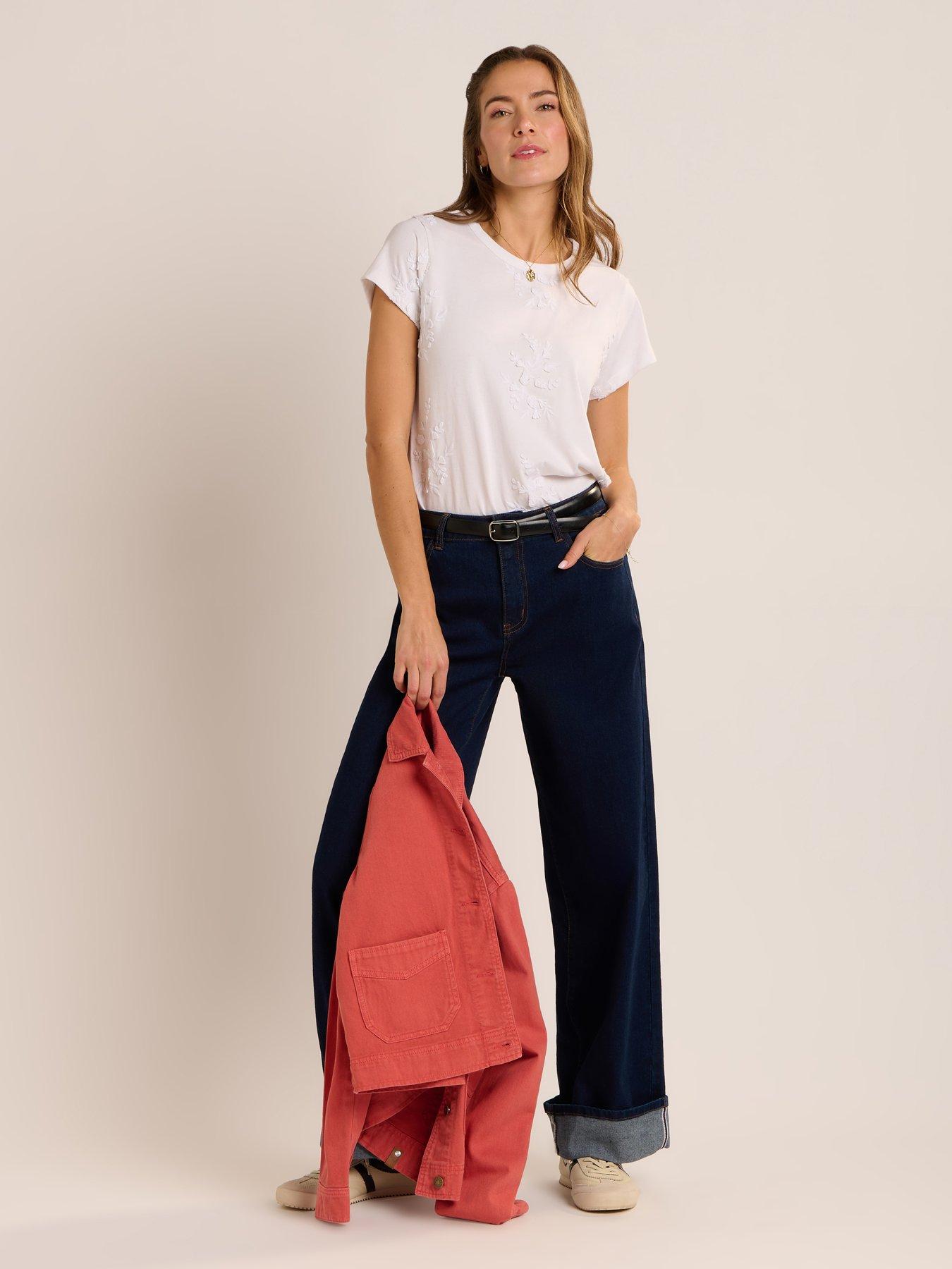 Image 4 of 7 of Brakeburn Agathe T -Shirt - White