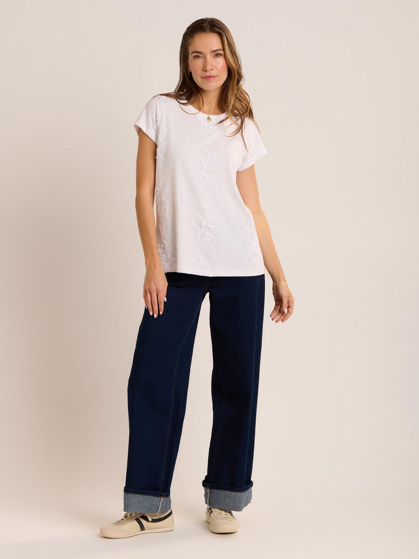 Image 7 of 7 of Brakeburn Agathe T -Shirt - White