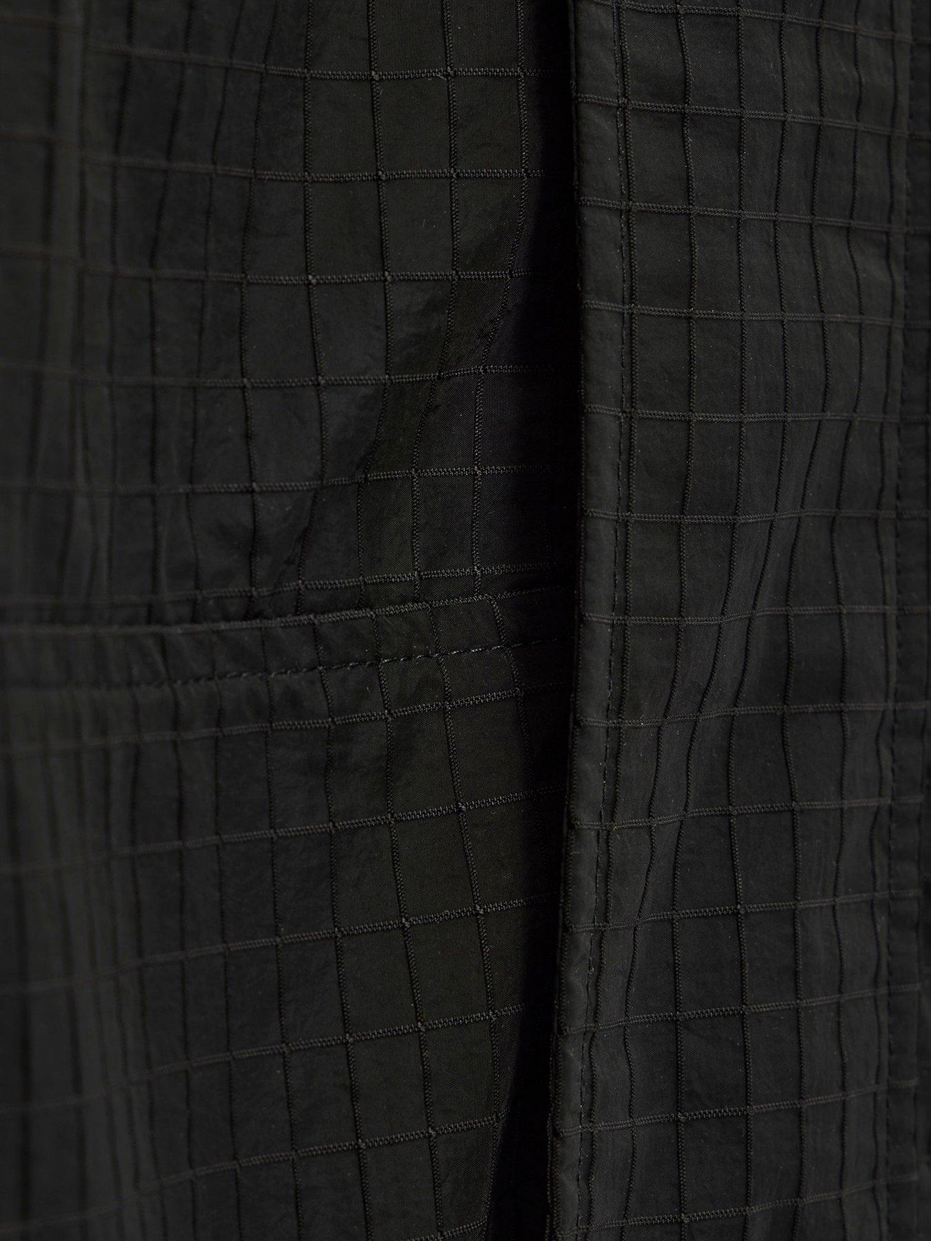 Image 6 of 6 of Weekend Offender Weekend Offender Algiers Technical Waterproof Jacket - Black