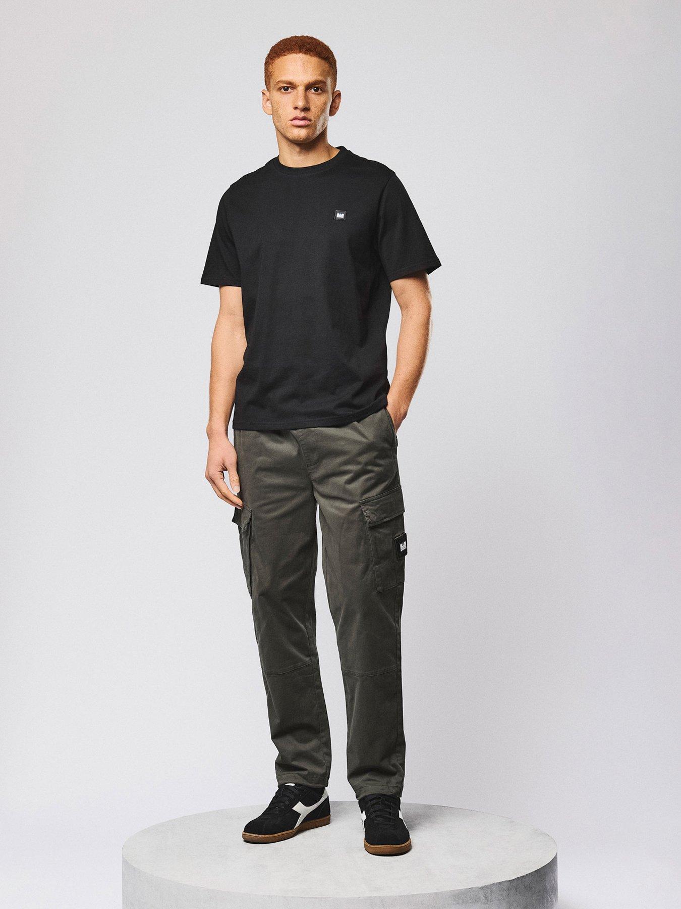 Image 2 of 5 of Weekend Offender Brooklands Classic Badge T-shirt - Black