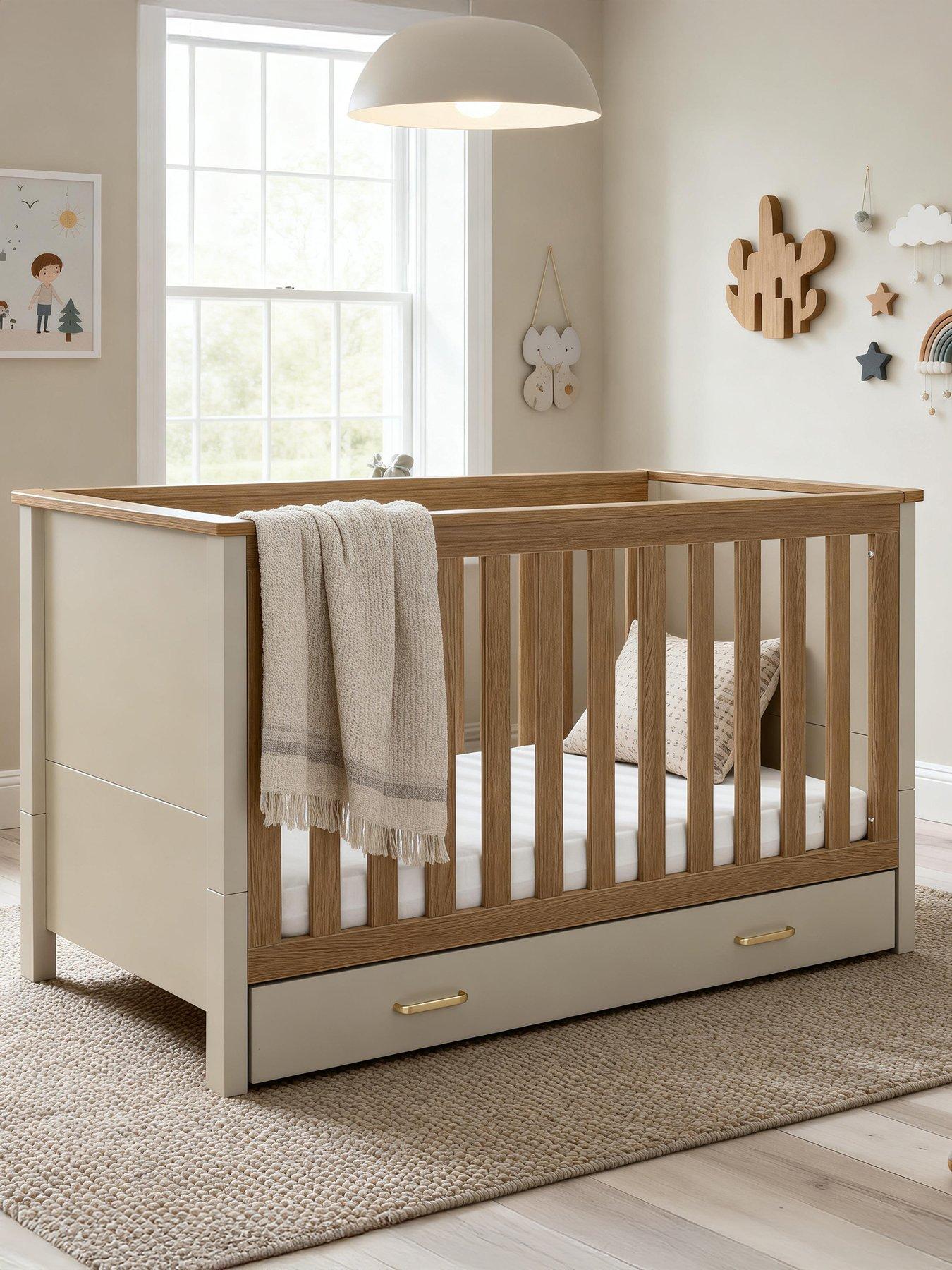 Babymore Mira Cot Bed - Cashmere Warm Oak
