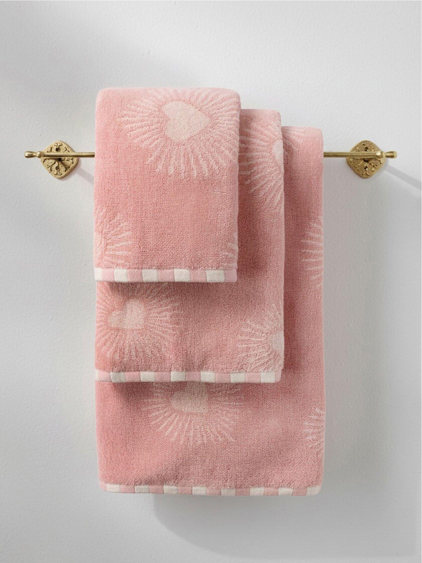CHELSEA PEERS Cotton Radient Hearts Print Towel Collection