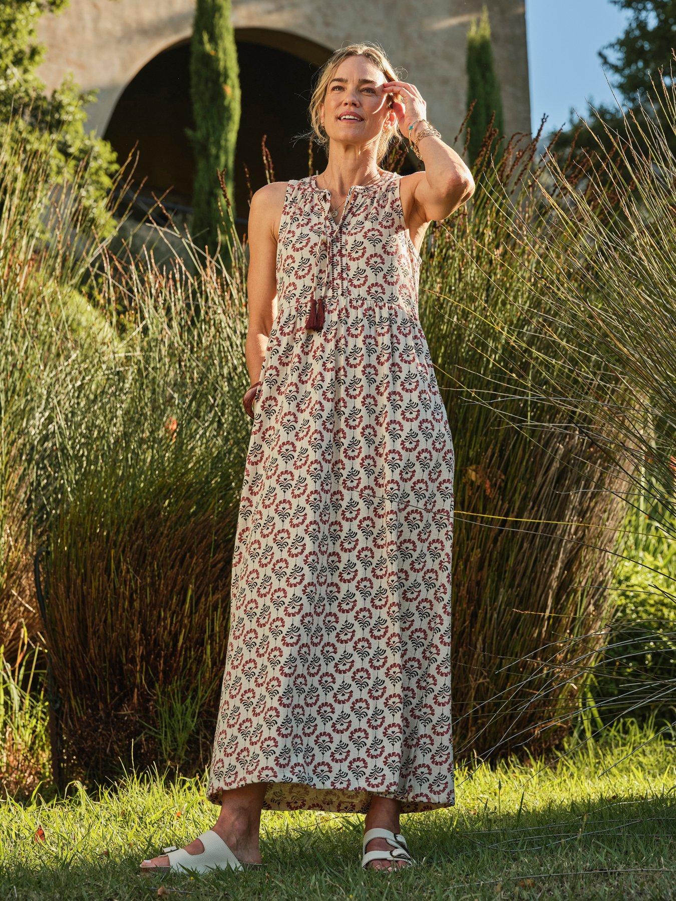 fatface winter dresses Elsa Woodblock Jersey Maxi Dress - Cream Number of Pairs:12 Flirty Delight Beaded Blazer Dress: Choosing