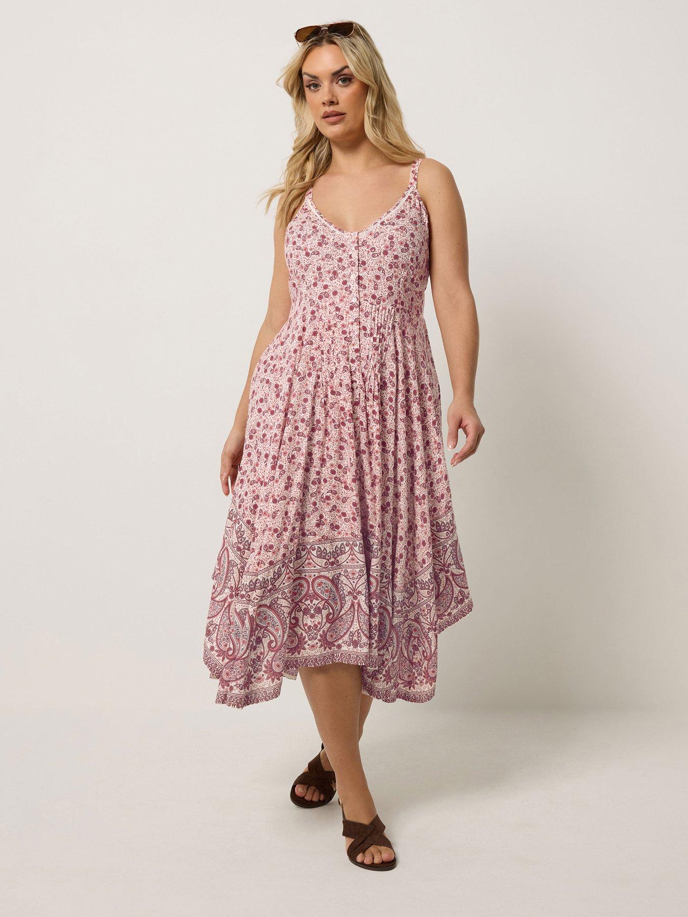 Image 3 of 5 of Yours Curve Hanky Hem Dress - Cream