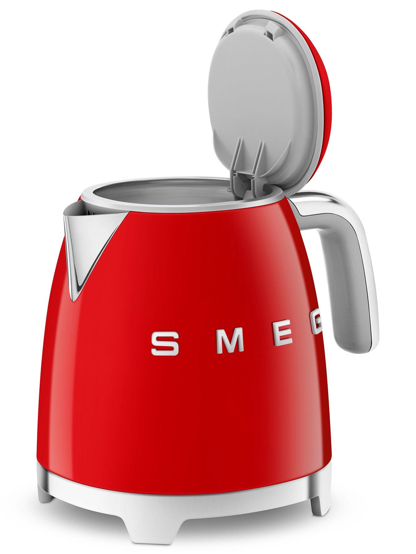 Image 3 of 6 of Smeg Retro Kettle, Anti-Slip, 0.8L, Auto Shut Off, Red
