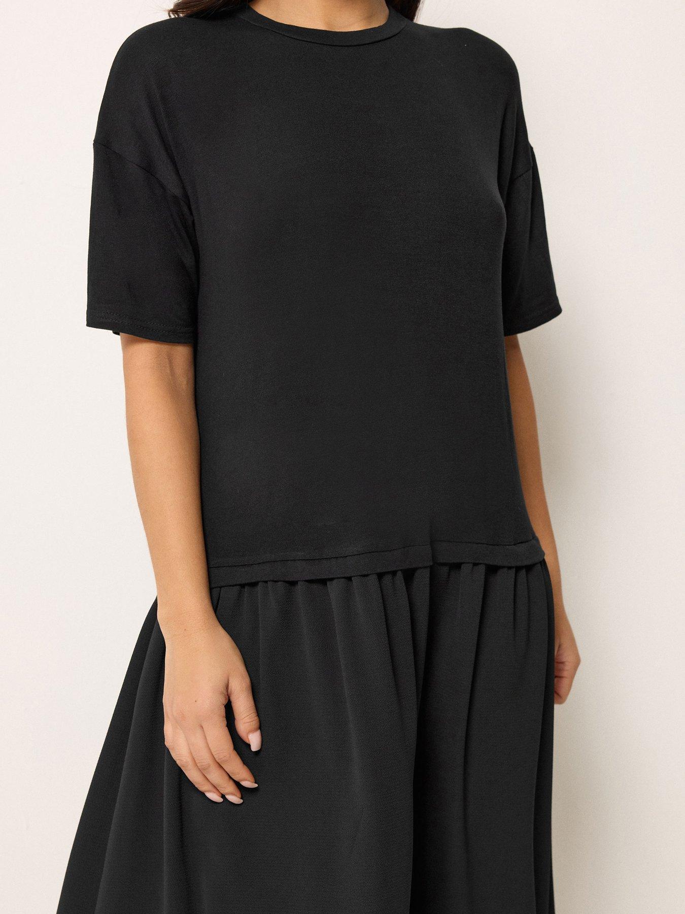 Image 4 of 5 of PixieGirl Petite Drop Waist Maxi Dress - Black