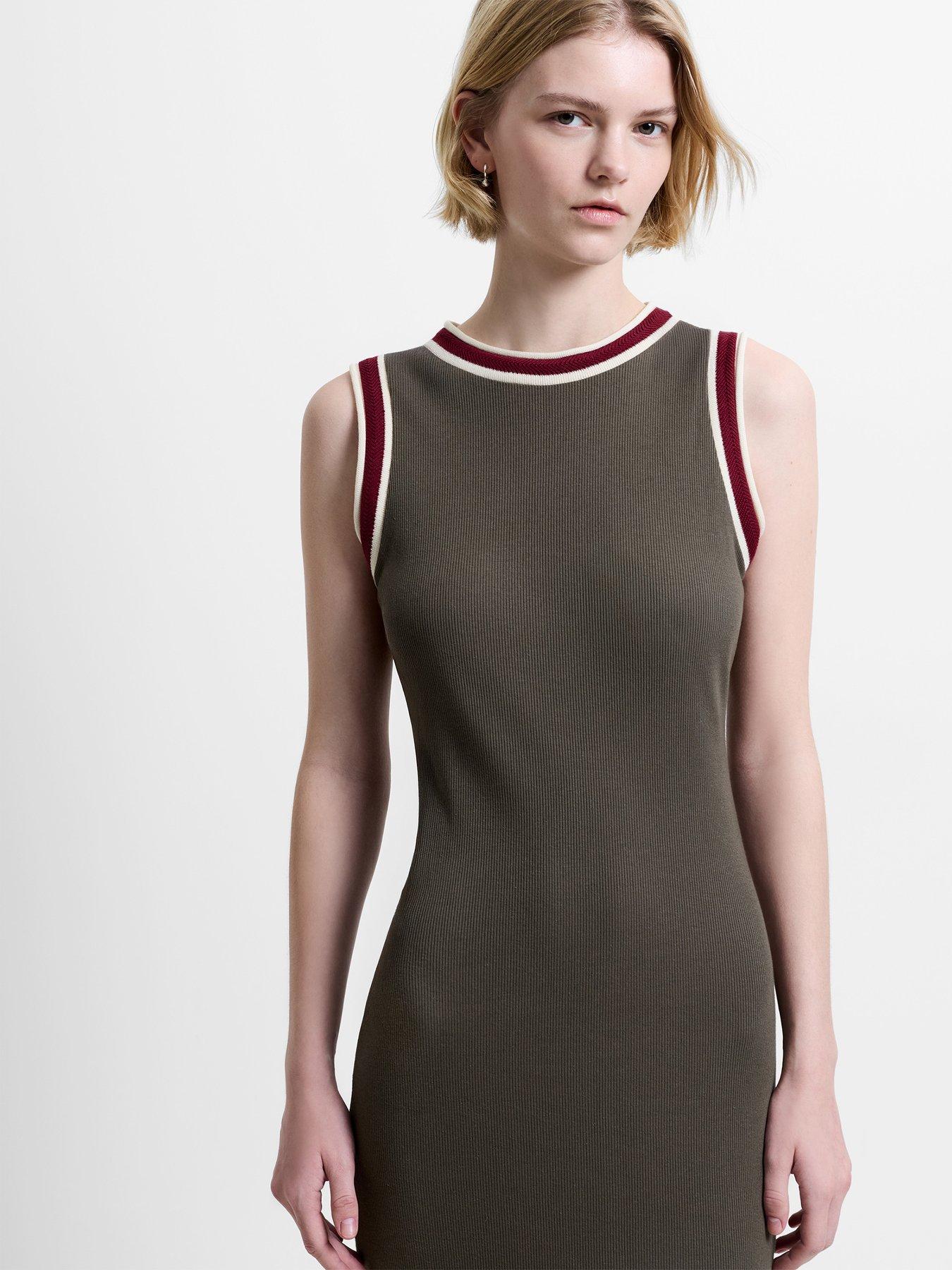 green emerald velvet dress Analu Green Fitted Bandage Dress – Peri Addict main image 0