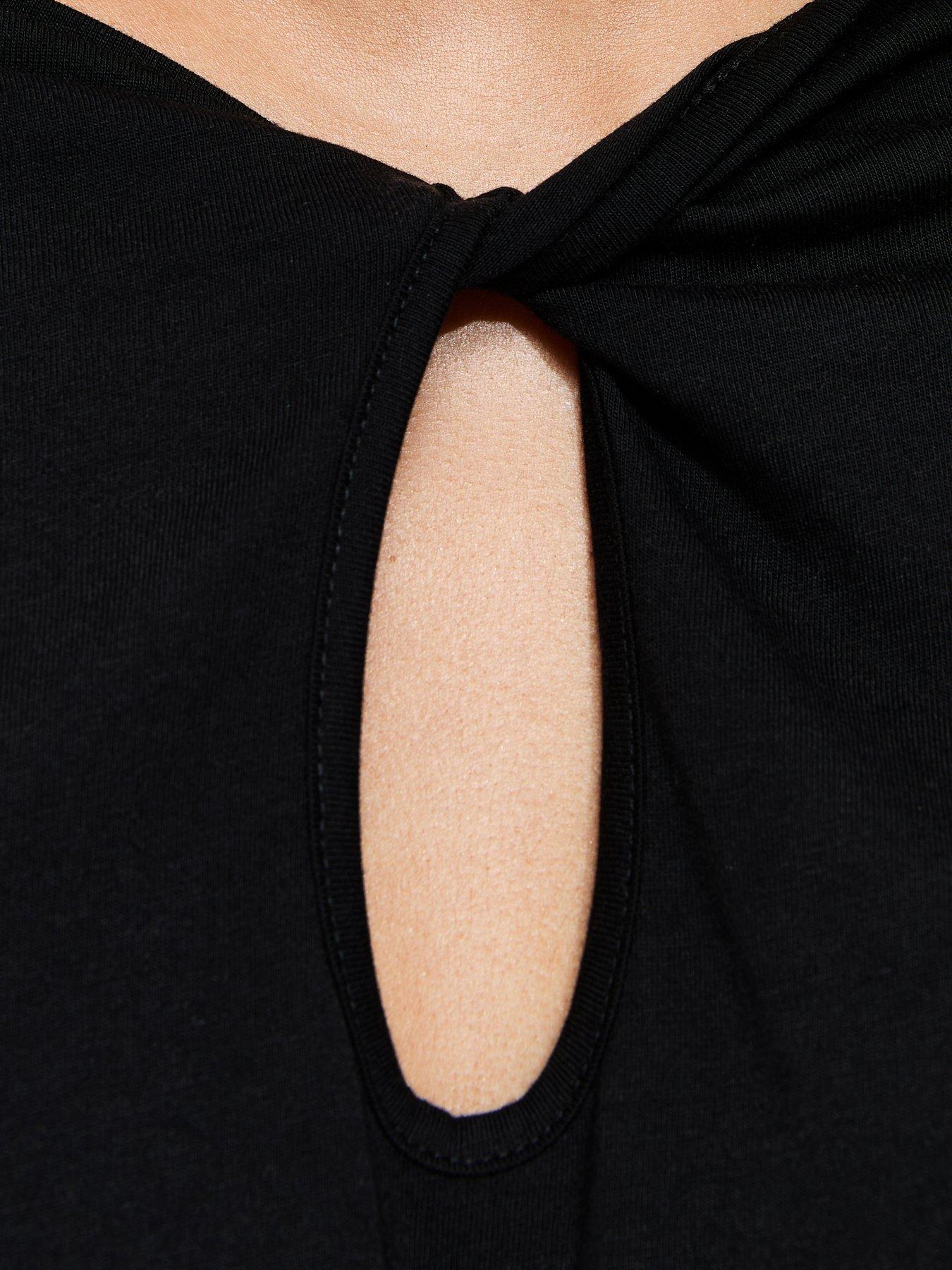 Image 5 of 5 of New Look Twisted Keyhole T-Shirt - Black