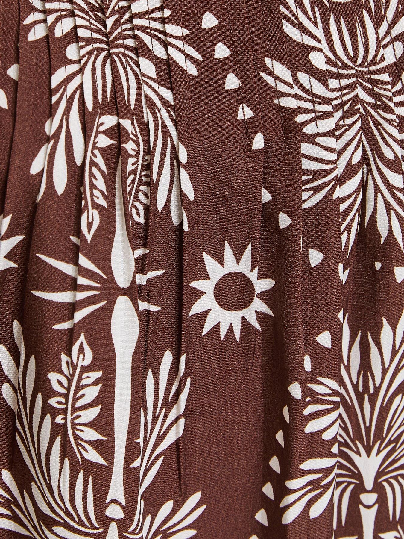 Image 5 of 5 of New Look Brown Crepe Sun Patterened Bead Cami Strap Top