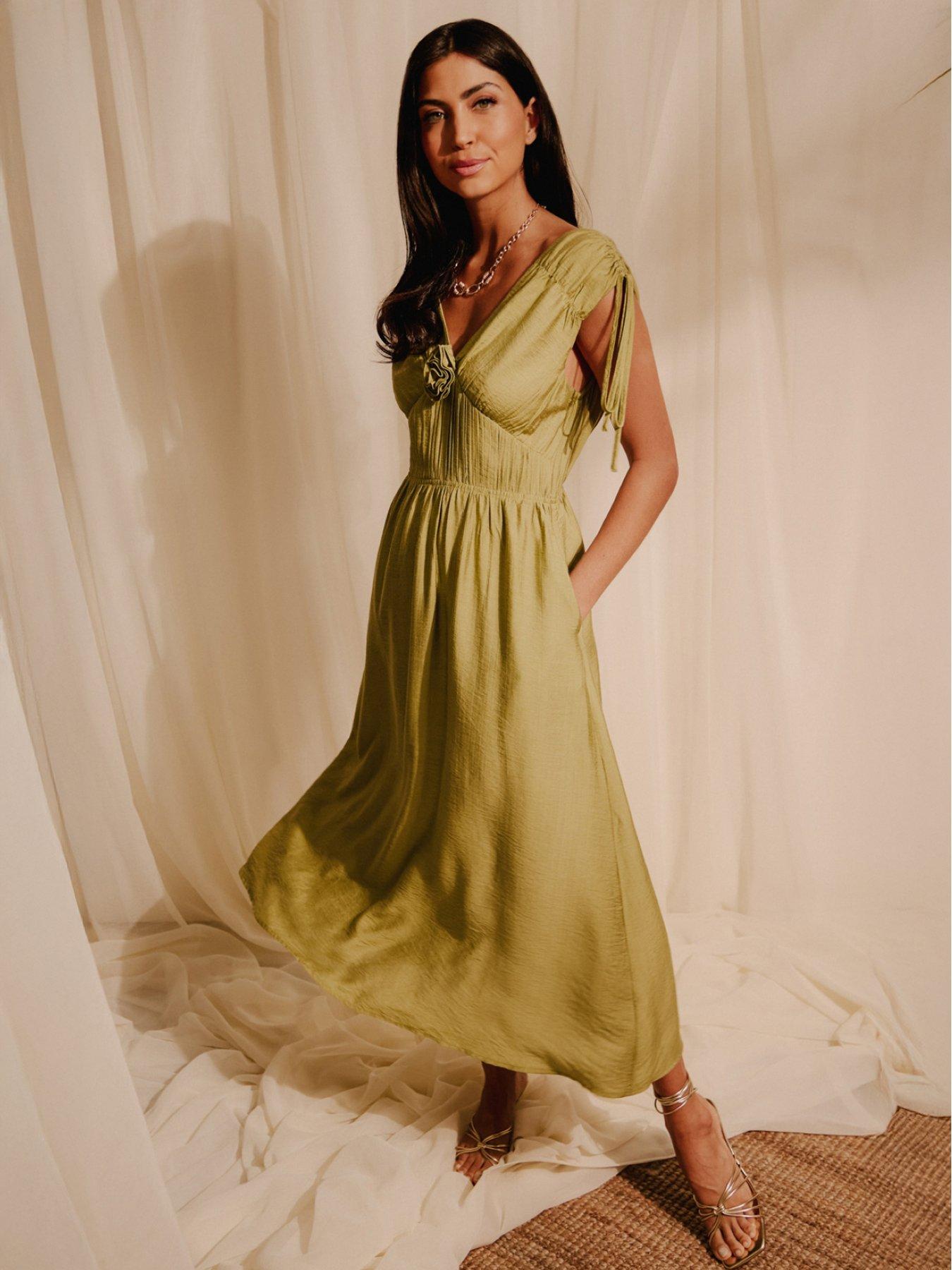 Image 3 of 4 of Little Mistress Linen Midaxi Dress - Lime