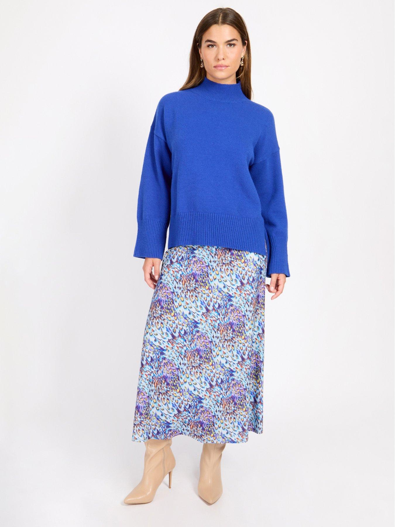 Image 3 of 4 of Little Mistress Peacock Print Midaxi Skirt - Blue