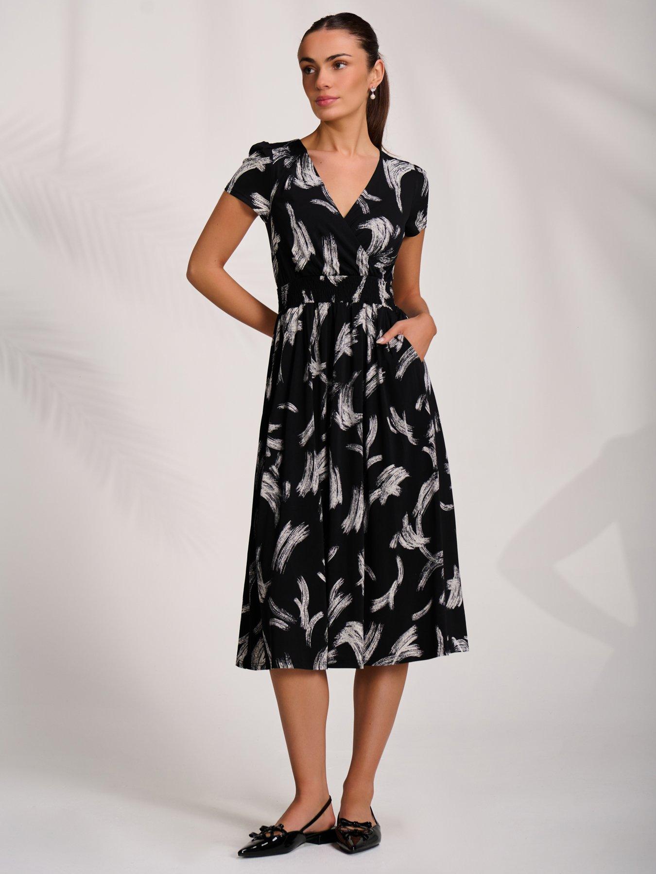 Jolie Moi Cap Sleeve Printed Jersey Midaxi Dress - Black