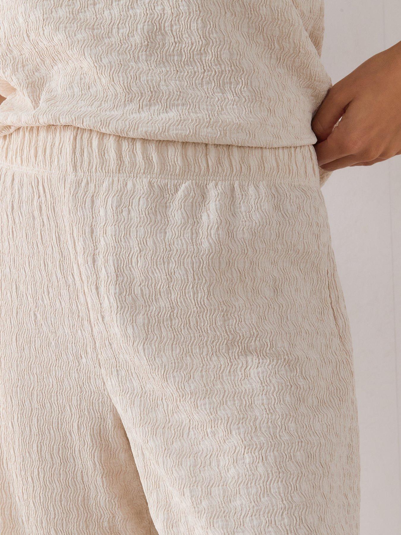 Image 6 of 7 of The Very Collection Textured Balloon Trousers - Cream