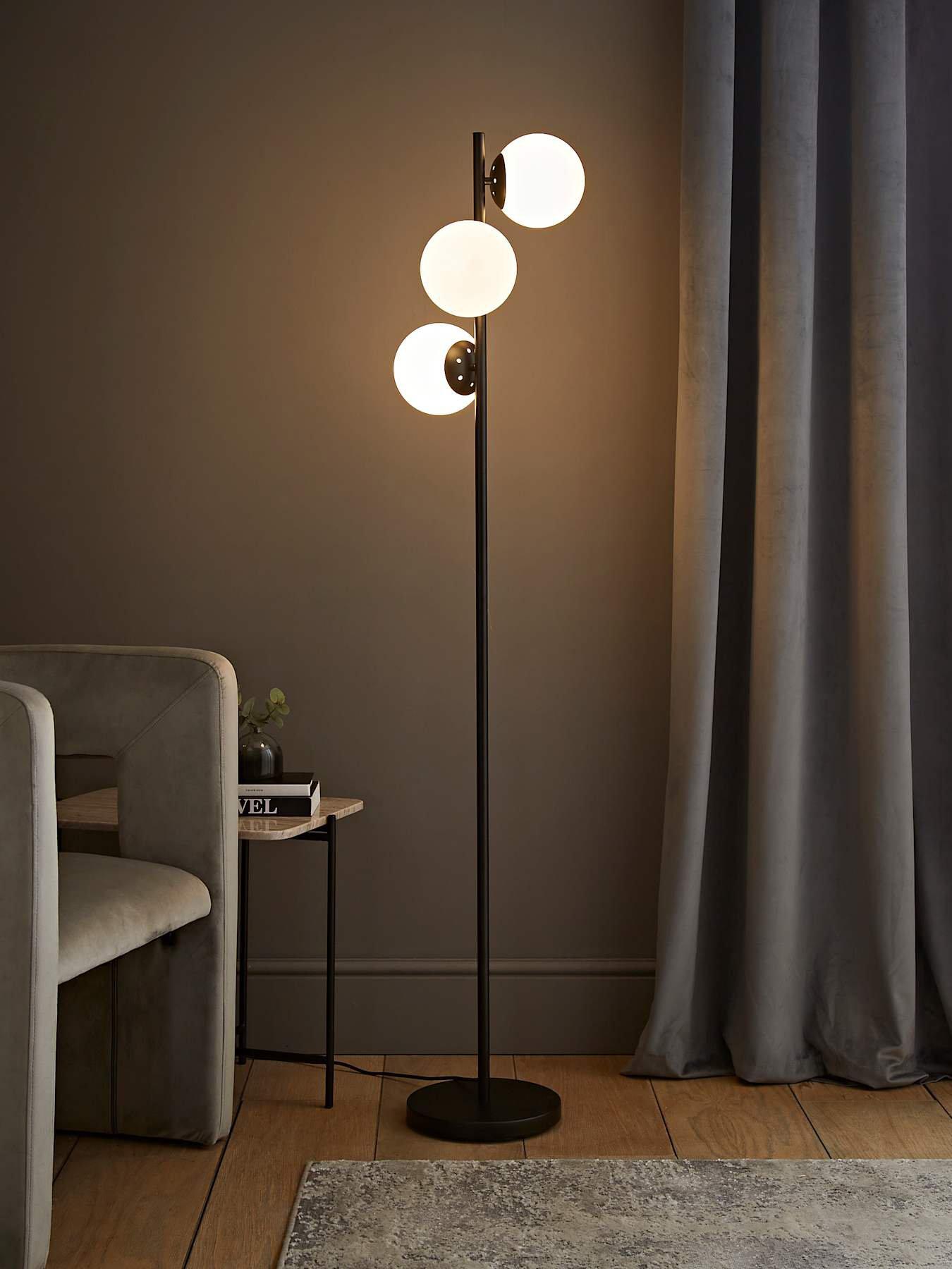 ValueLights Jas Black Floor Lamp
