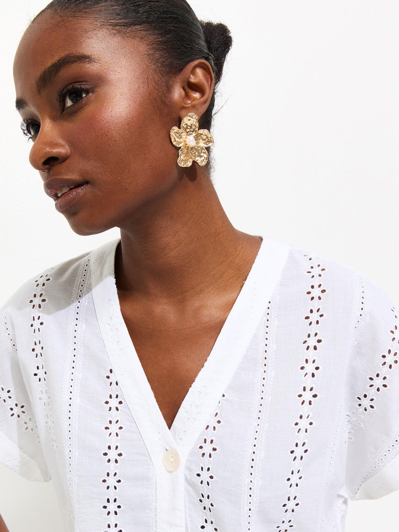 Image 4 of 5 of New Look Cotton Broderie Anglaise Button Through Top - White