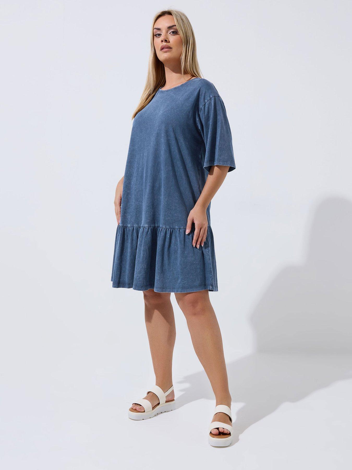 Image 3 of 5 of Yours Curve Acid Wash Dress - Blue