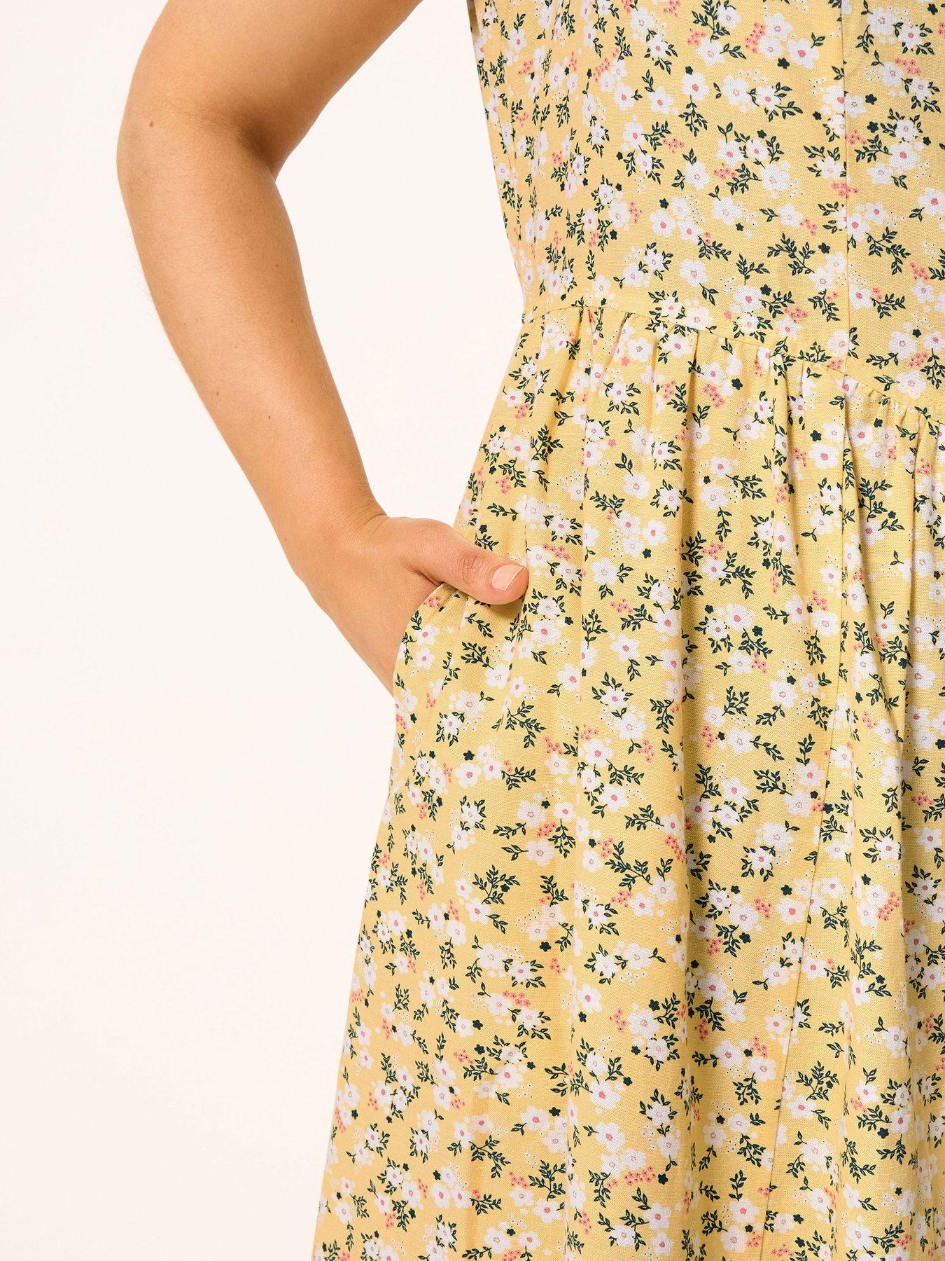 Image 4 of 5 of Yours Curveditsy Print Linen V Waist Midaxi Dress - Yellow