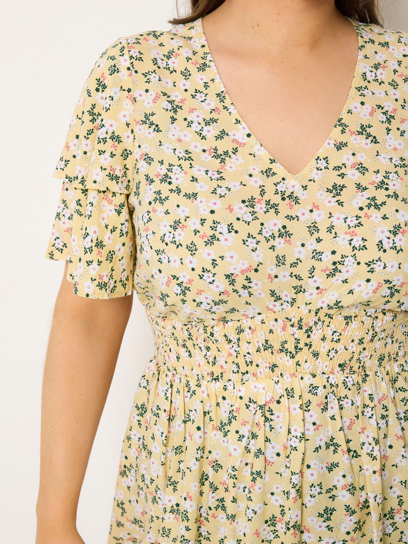 Image 4 of 5 of Yours Curve Floral Flutter Sleeve Top - Yellow