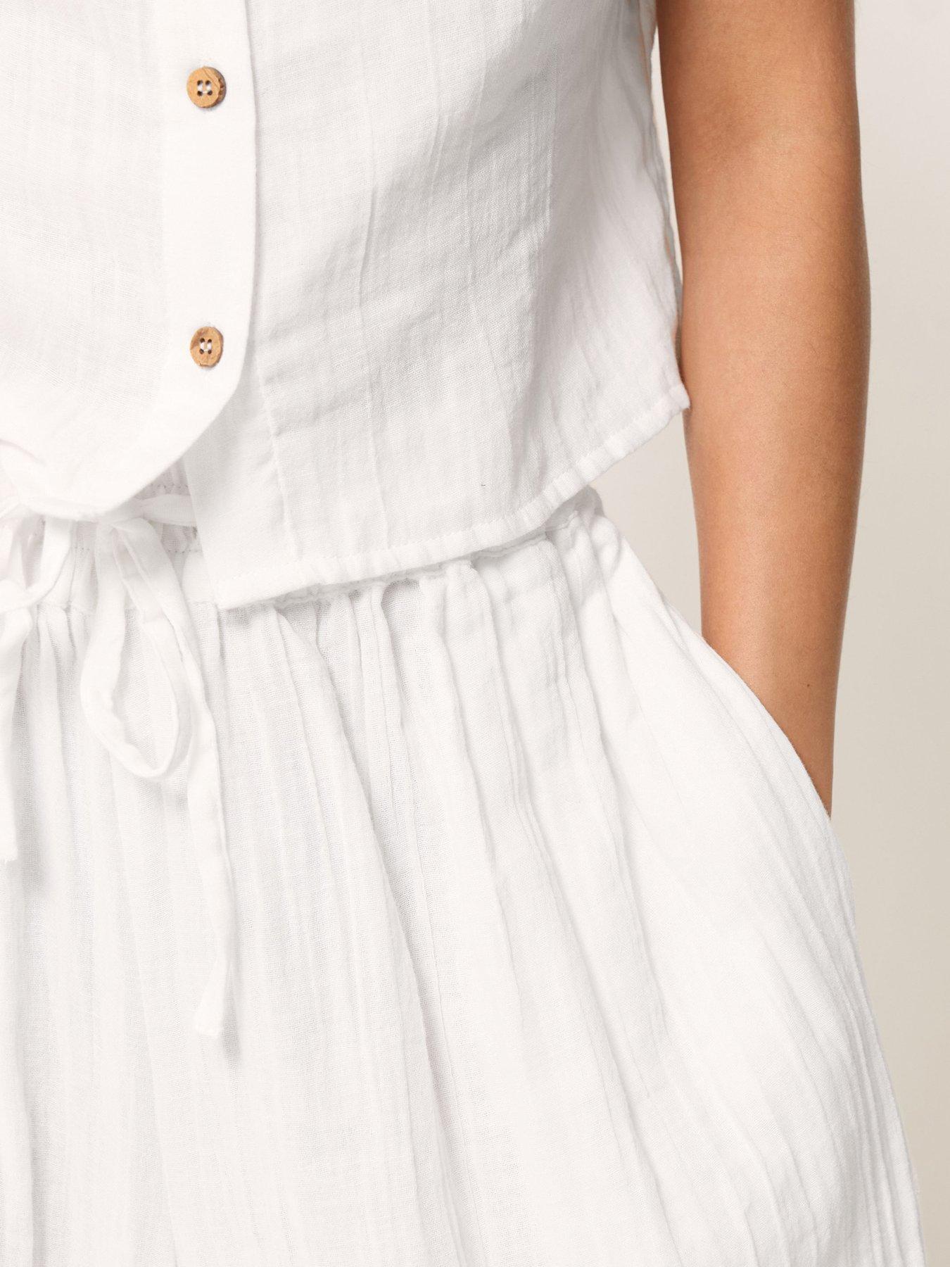 Image 4 of 4 of PixieGirl Petite Stripe Balloon Trousers - White