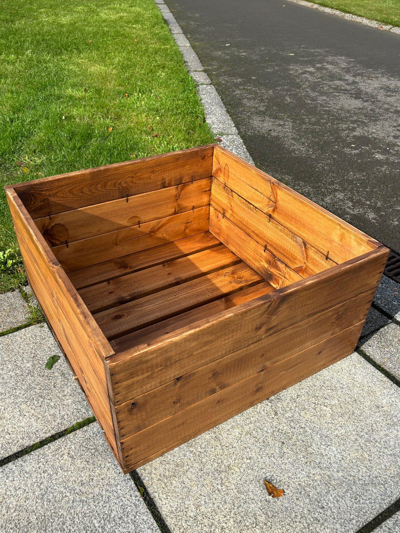 Image 5 of 6 of Charles Taylor Country Kitchen Large Raised Bed