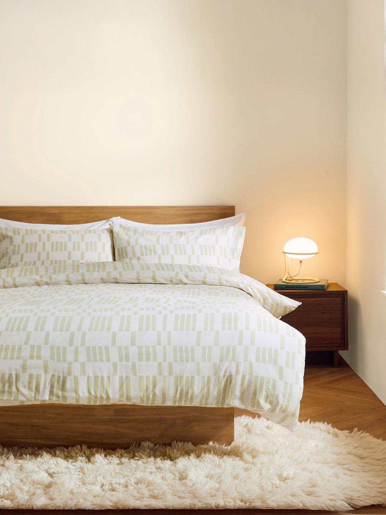 Image 1 of 3 of Made Avery Geo Duvet Set Green