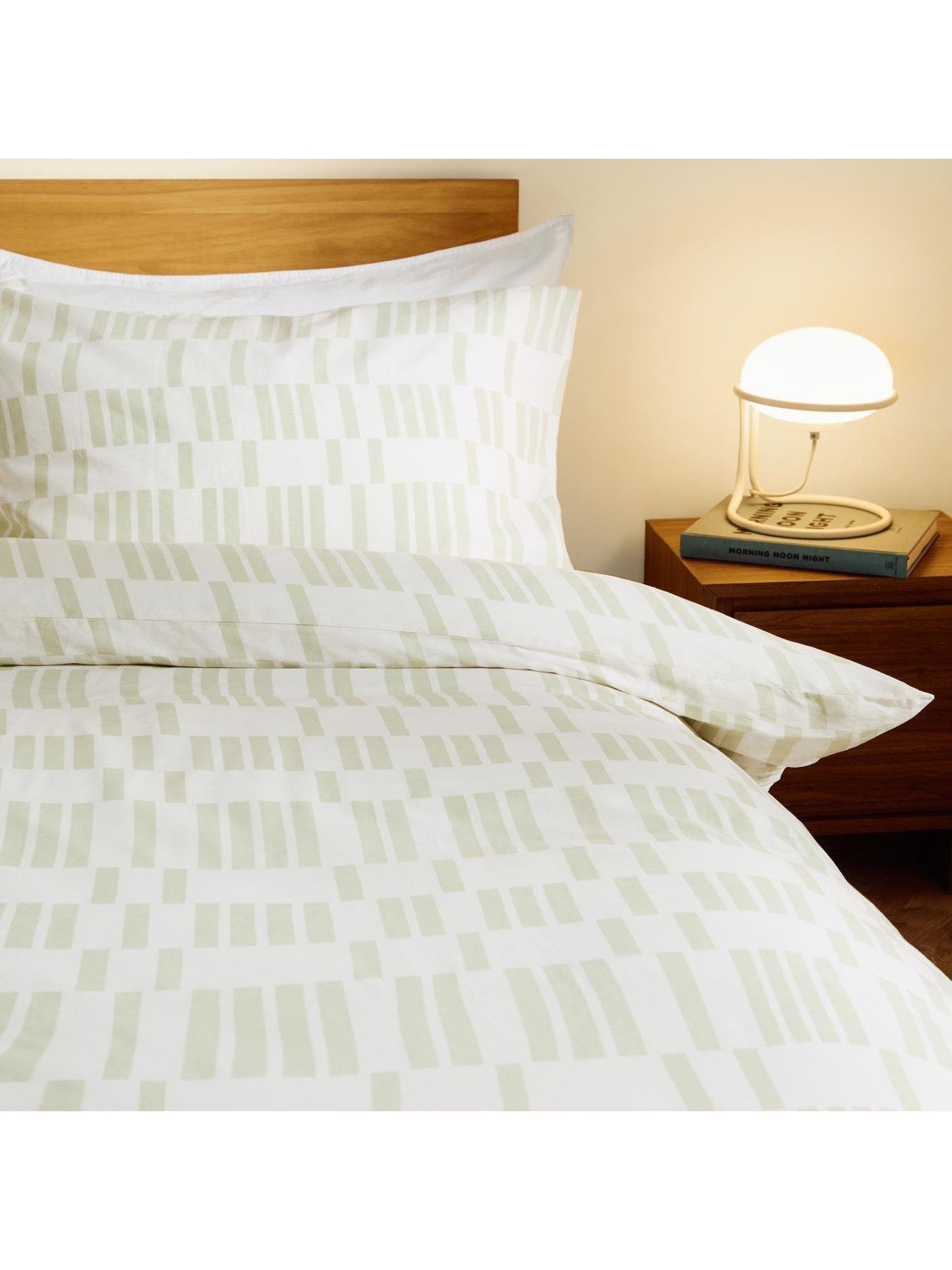 Image 3 of 3 of Made Avery Geo Duvet Set Green