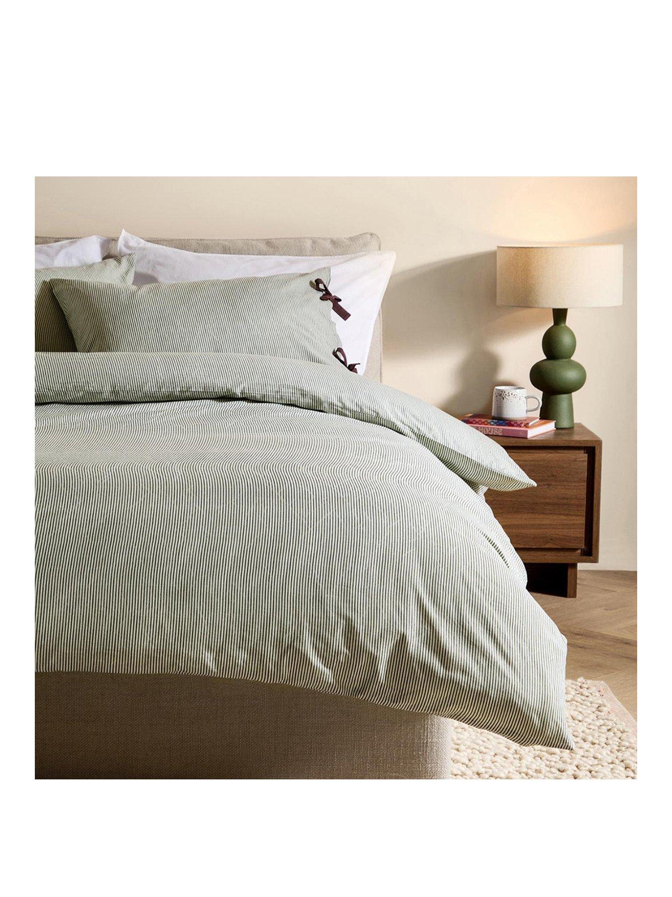 Image 2 of 3 of Made Ansel Duvet Set Green