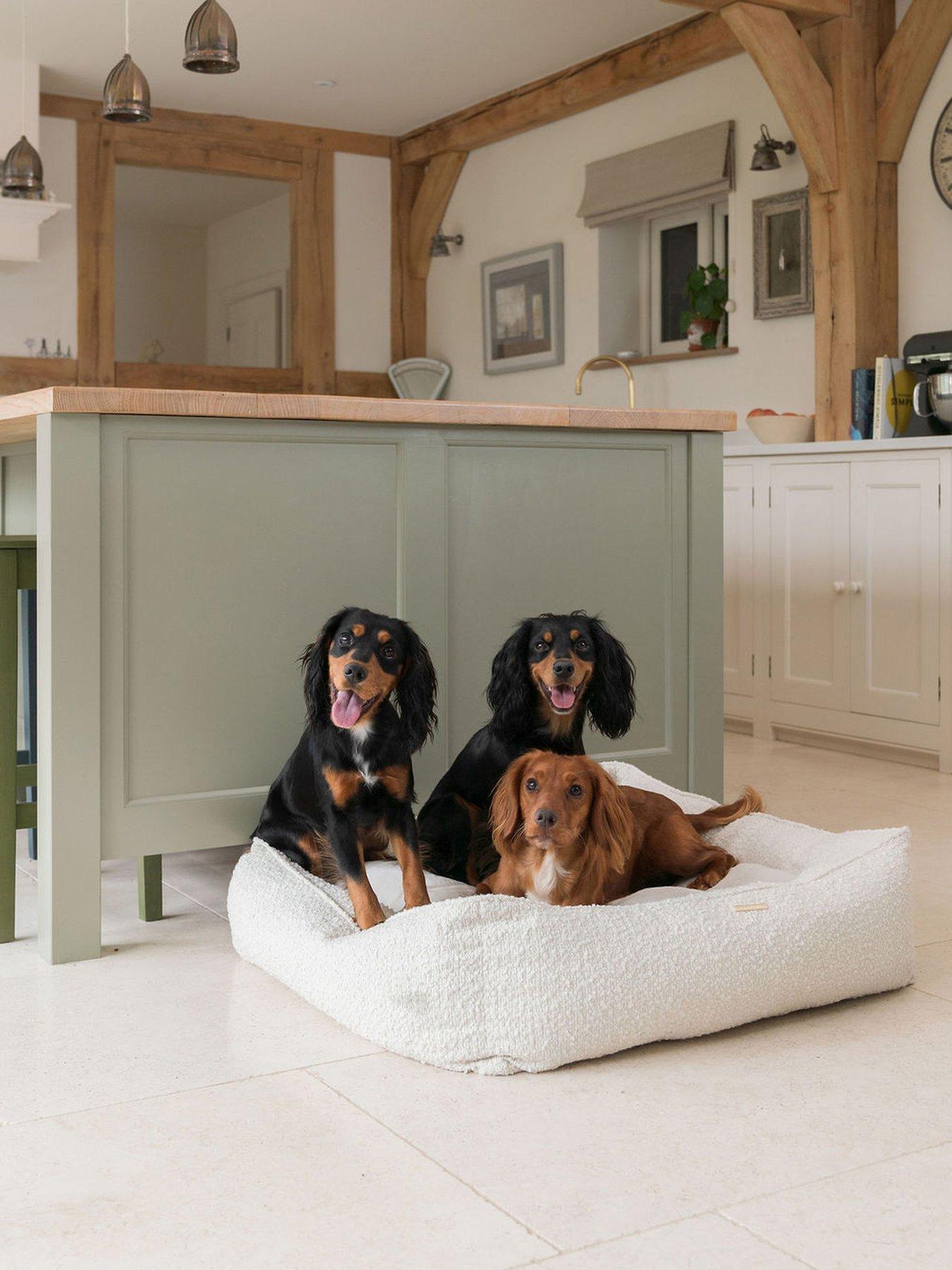 Lords And Labradors L &L Box Bed W/Inner Ivory Boucle L