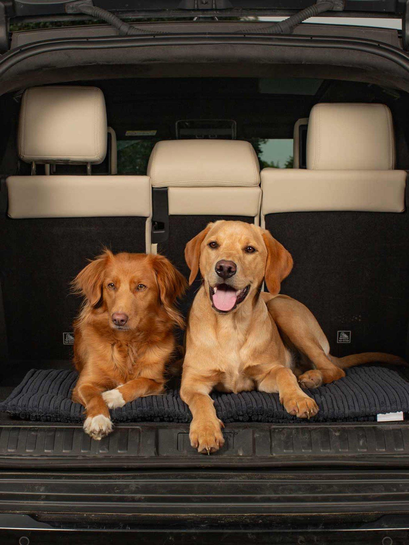 Lords and Labradors L & L Travel Mat Essentials Navy 36