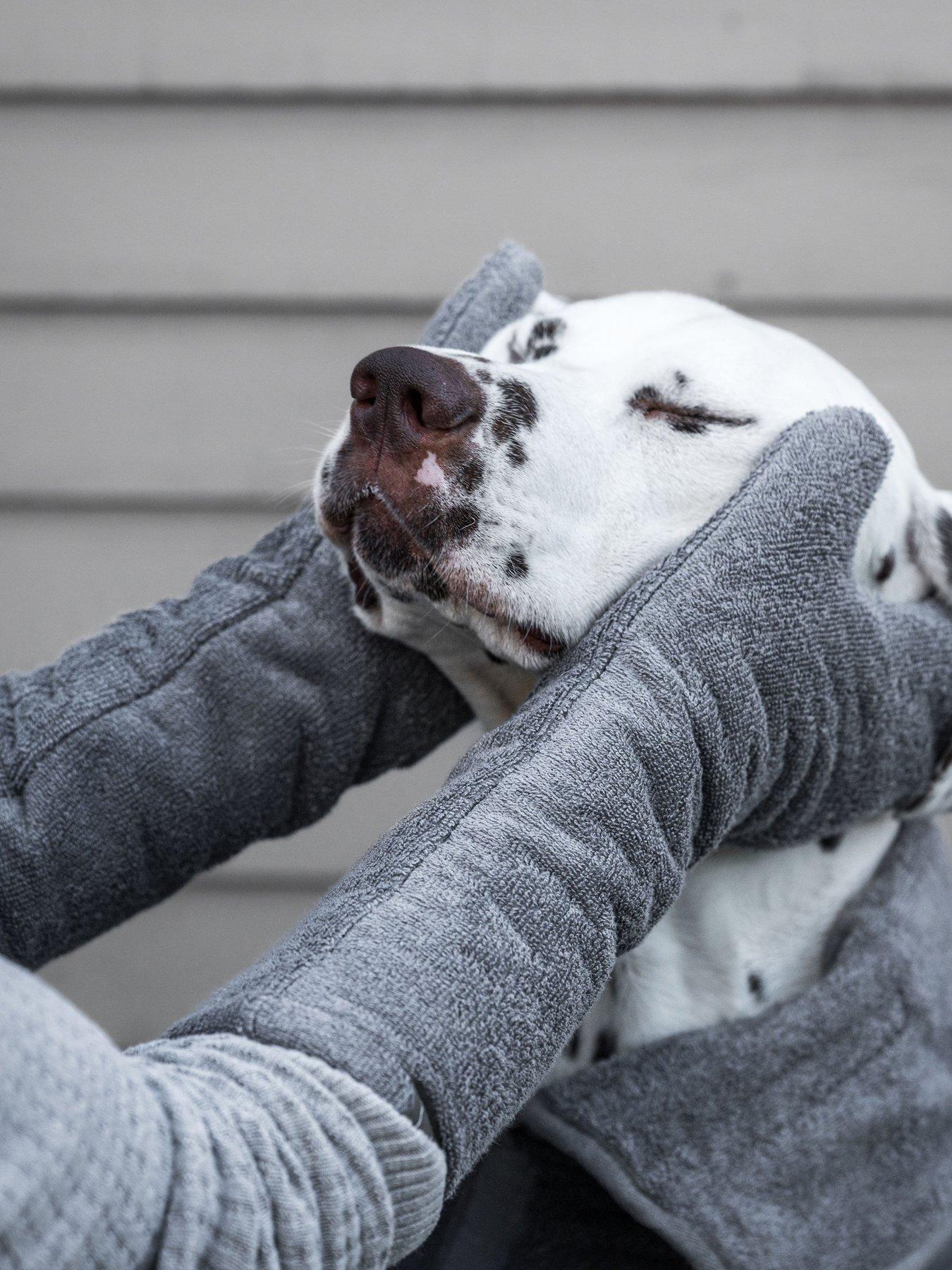 Image 4 of 6 of Lords and Labradors Bamboo Drying Mitts in Gun Metal by Lords &amp; Labradors