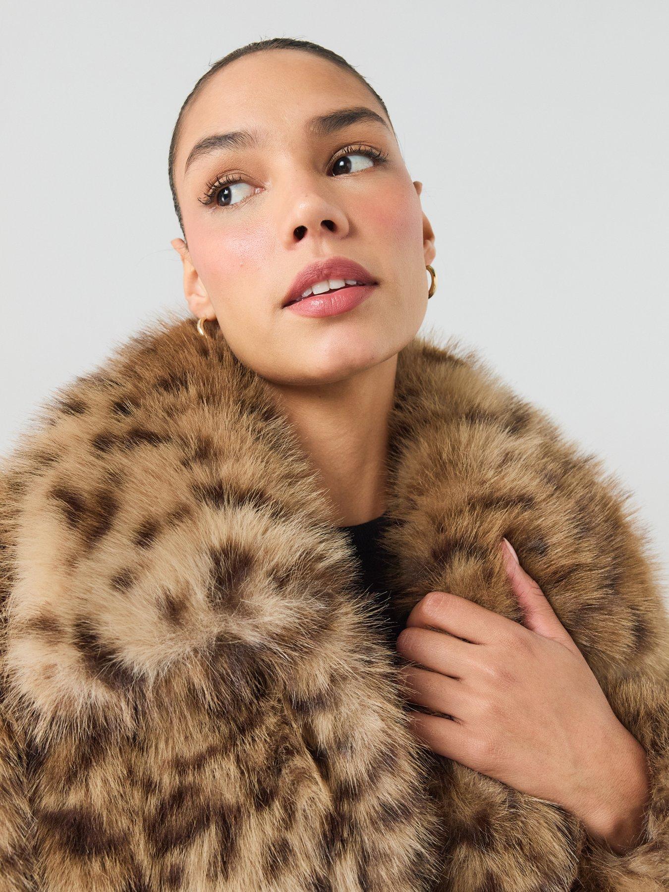 Image 4 of 7 of The Very Collection Womens Volume Sleeve Faux Fur Leopard Jacket - Print