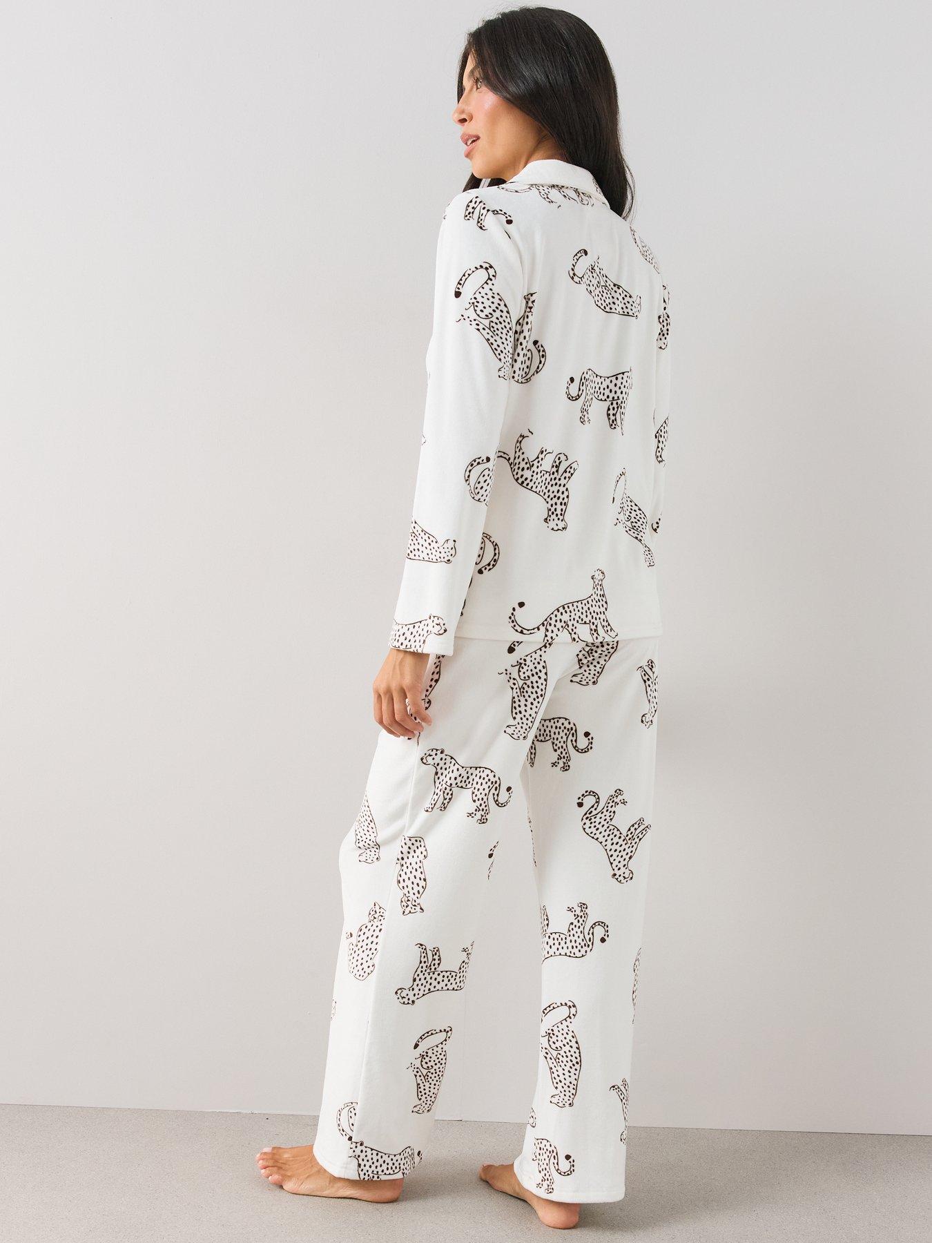 Image 2 of 7 of The Very Collection Fleece Revere Printed Pyjama Set - White