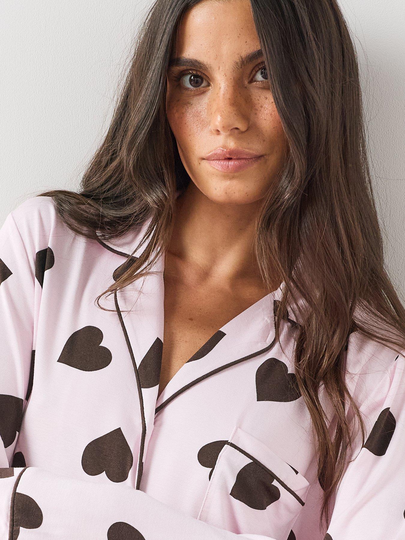 Image 4 of 7 of The Very Collection Jersey Revere Heart Print Pyjama Set - Pink