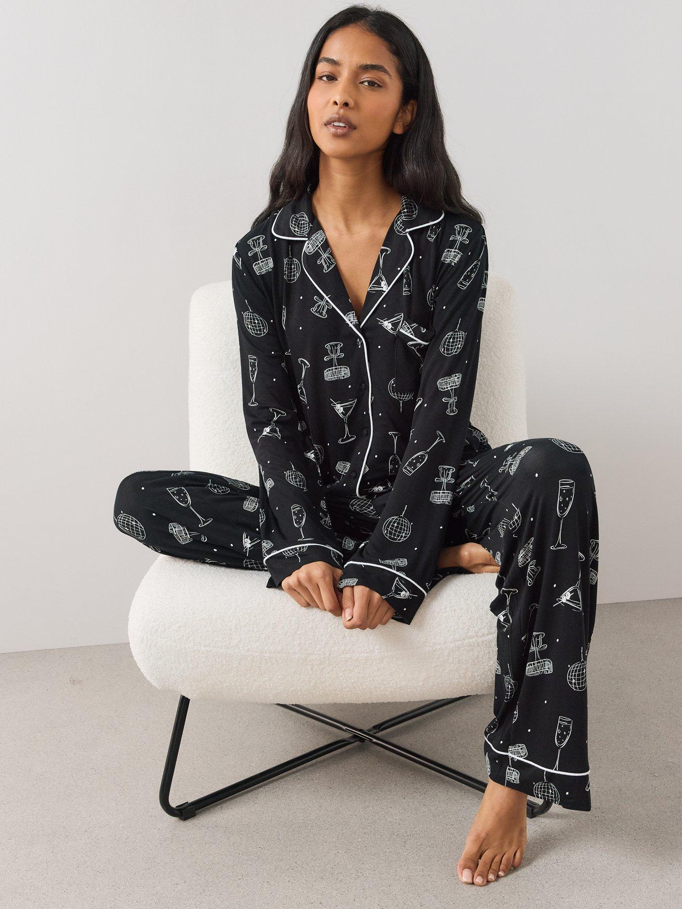Image 3 of 6 of The Very Collection Revere Printed Pyjama Set - Black/white