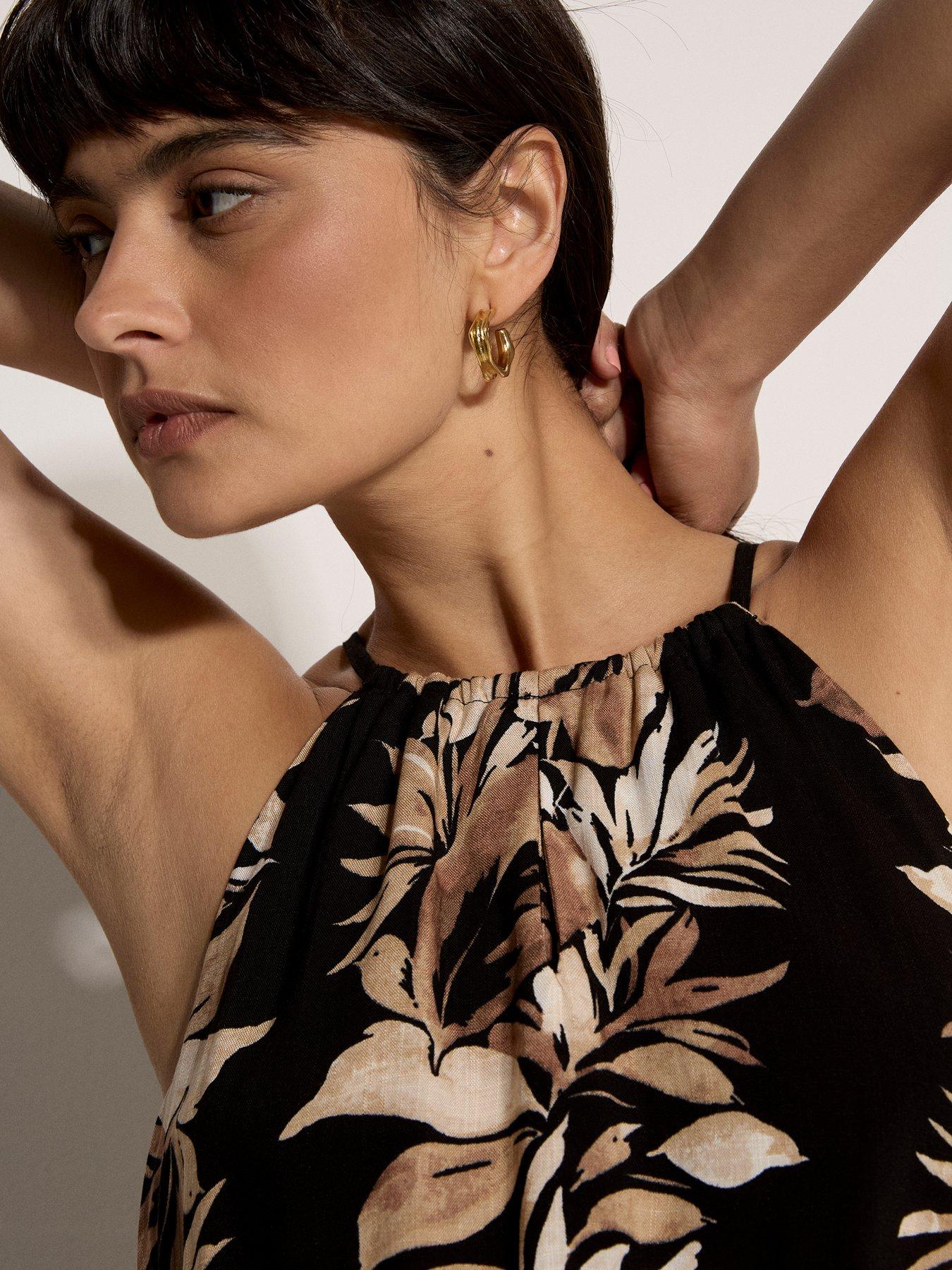 Image 4 of 4 of Apricot Maxi Halter Neck Stripe Leaf Drs