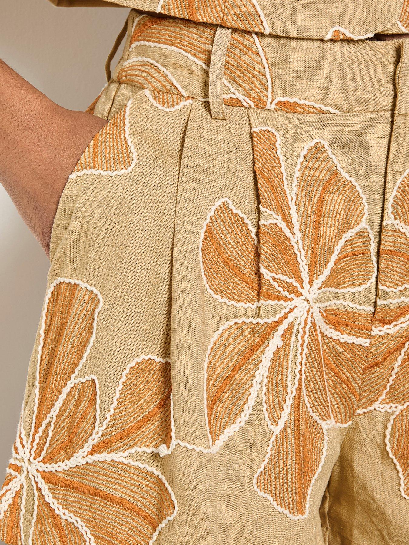 Image 4 of 5 of Apricot Apricot Embr Big Flower Tailored Shorts
