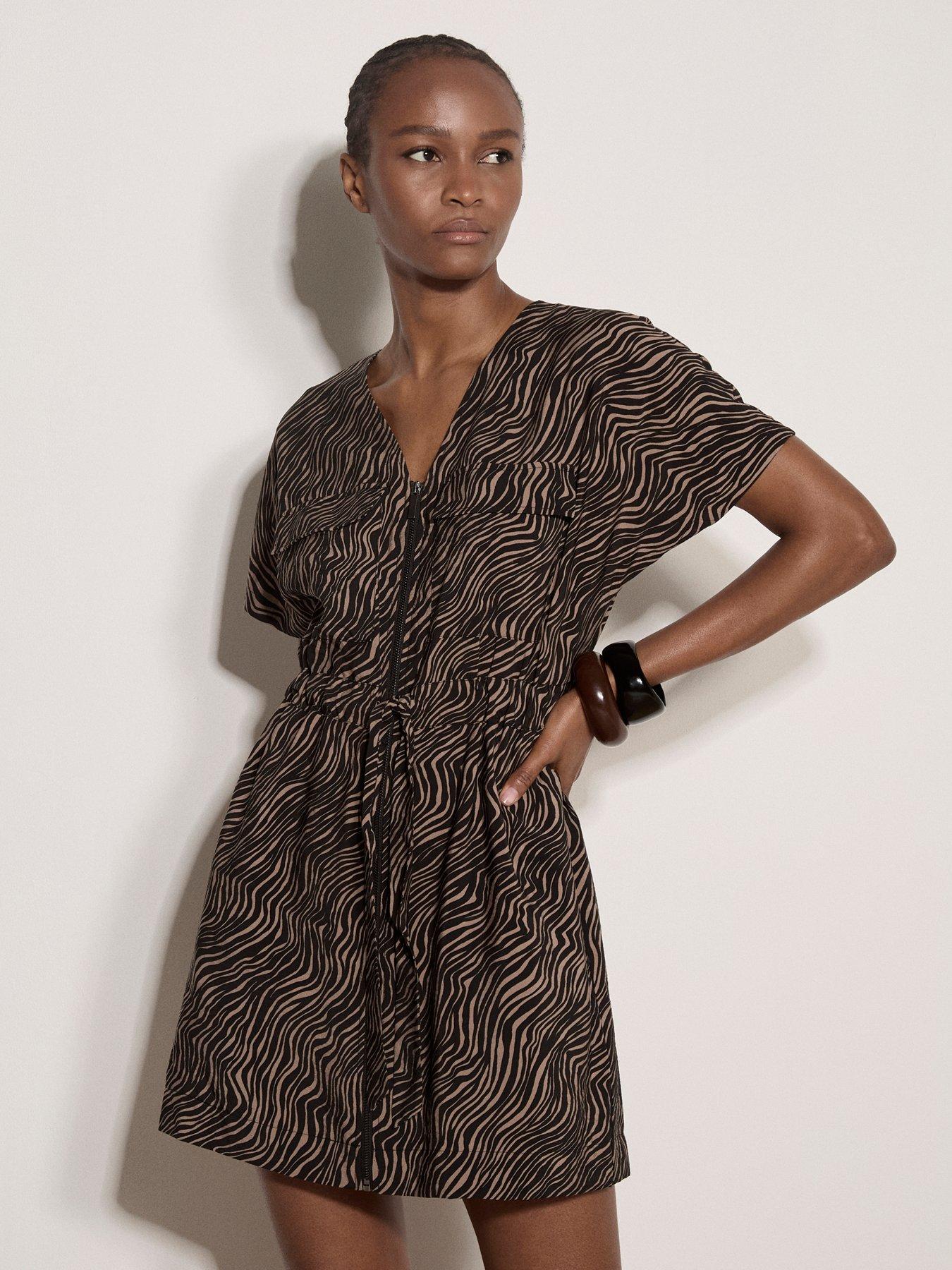 Apricot Wood Wave Front Zip Dress - Black
