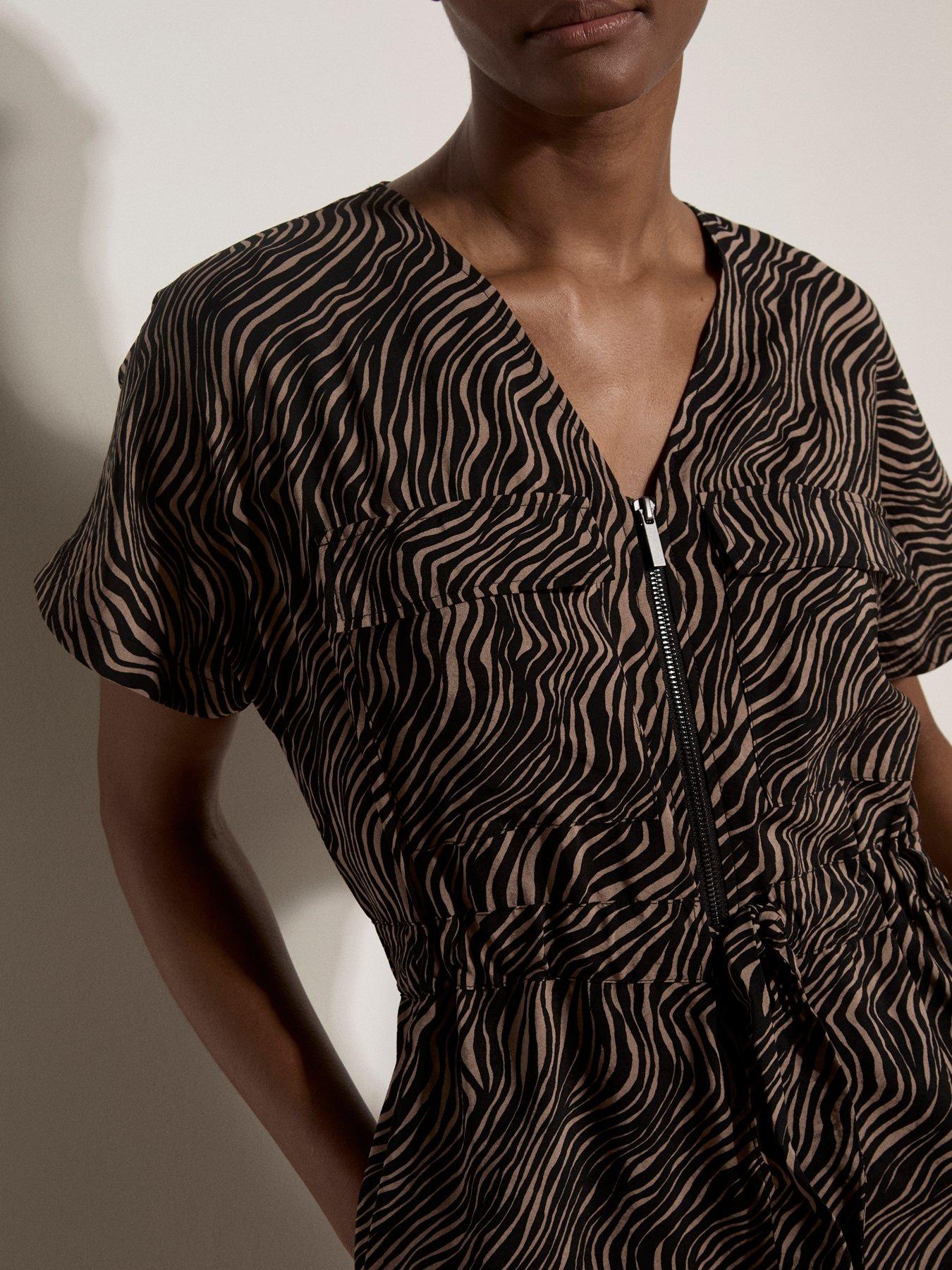 Image 4 of 4 of Apricot Wood Wave Front Zip Dress - Black