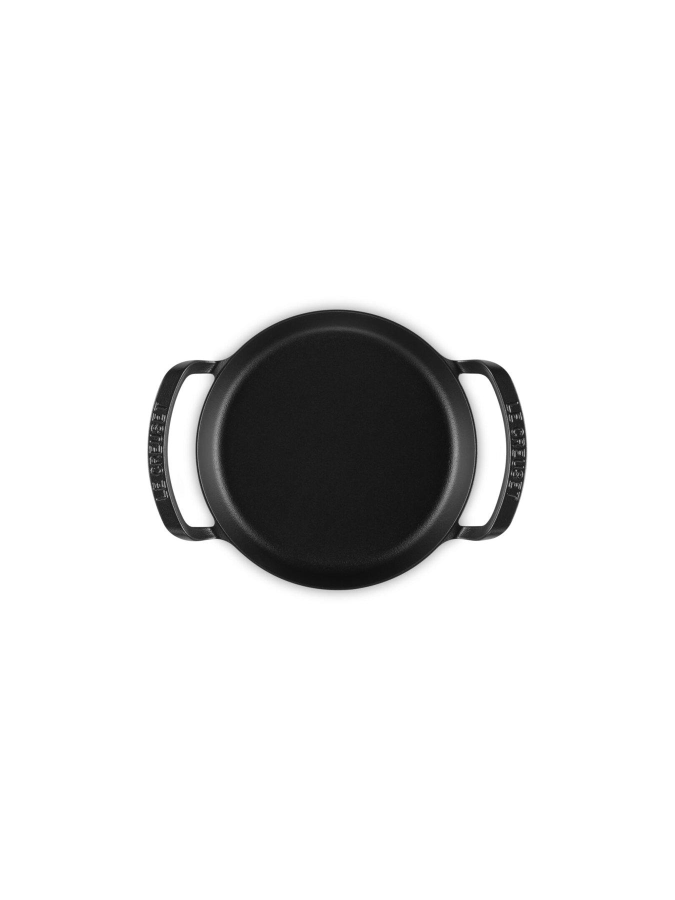 Image 5 of 6 of Le Creuset Cast Iron Bbq Round Skillet 25cm Satin Black