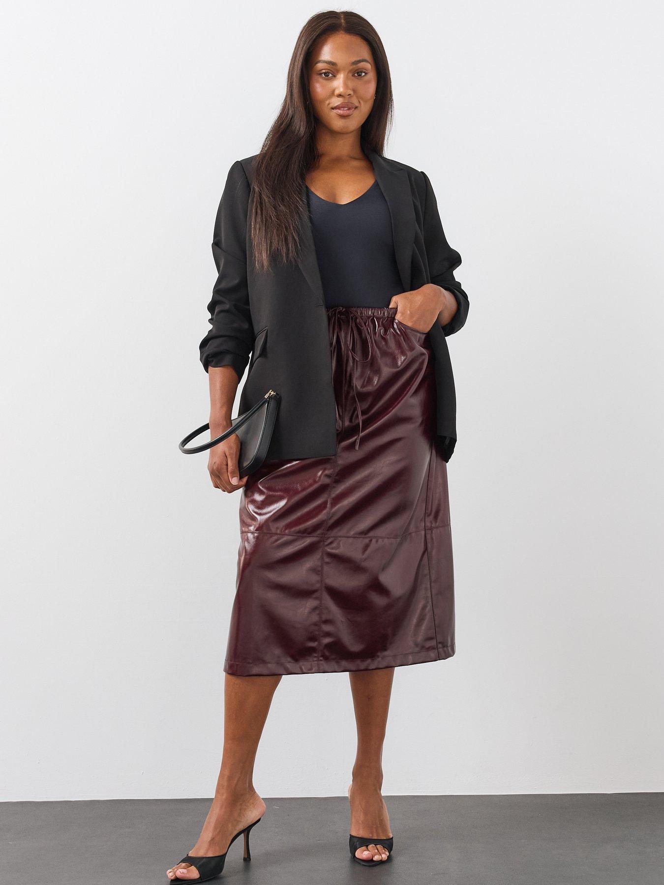 Image 3 of 6 of The Very Collection Womens Plus Size Faux Leather Elasticated Waist Midi Skirt - Burgundy