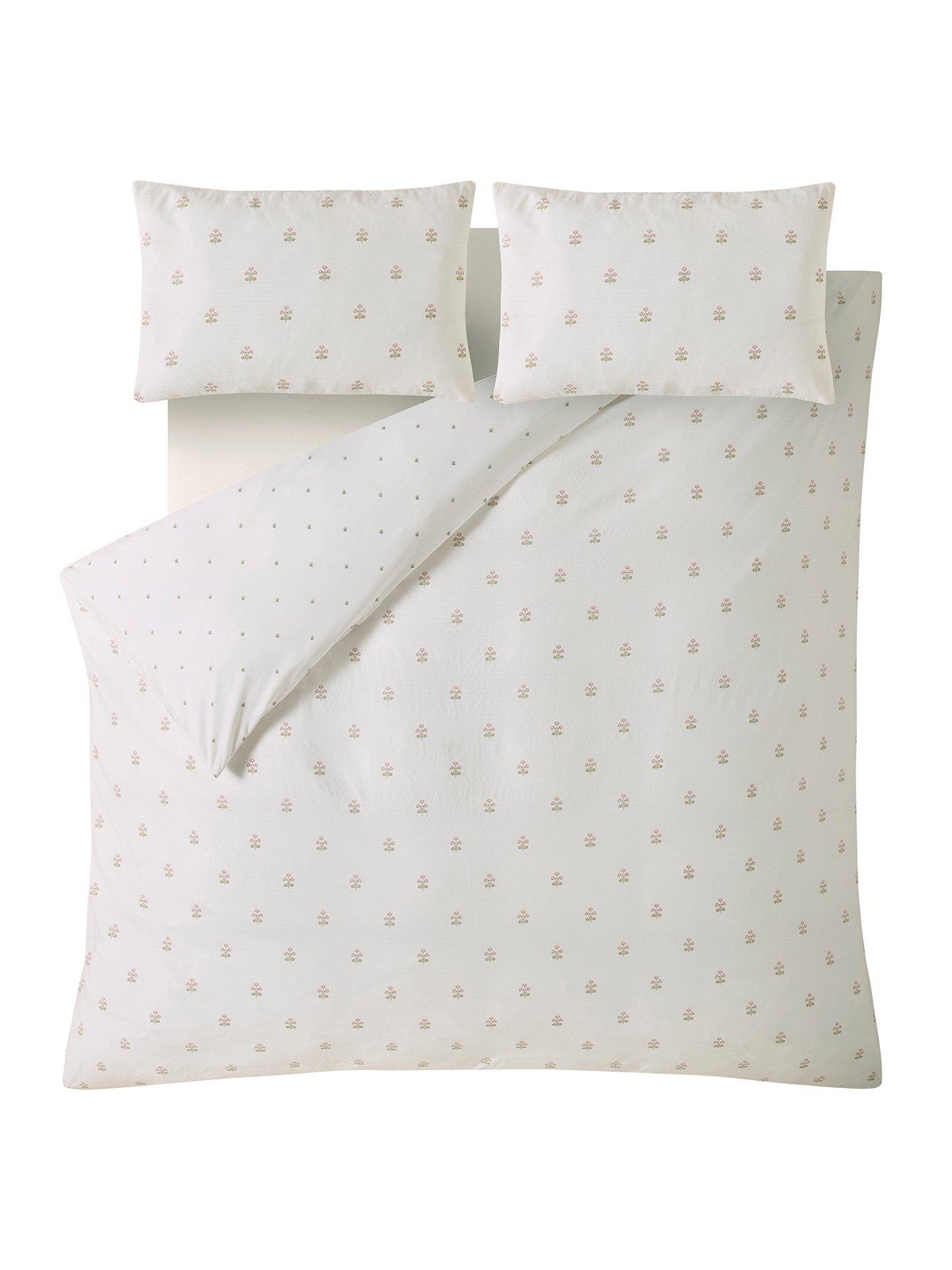 Image 2 of 6 of Laura Ashley Harthill Daisy 100% Cotton Quilt Set Pink