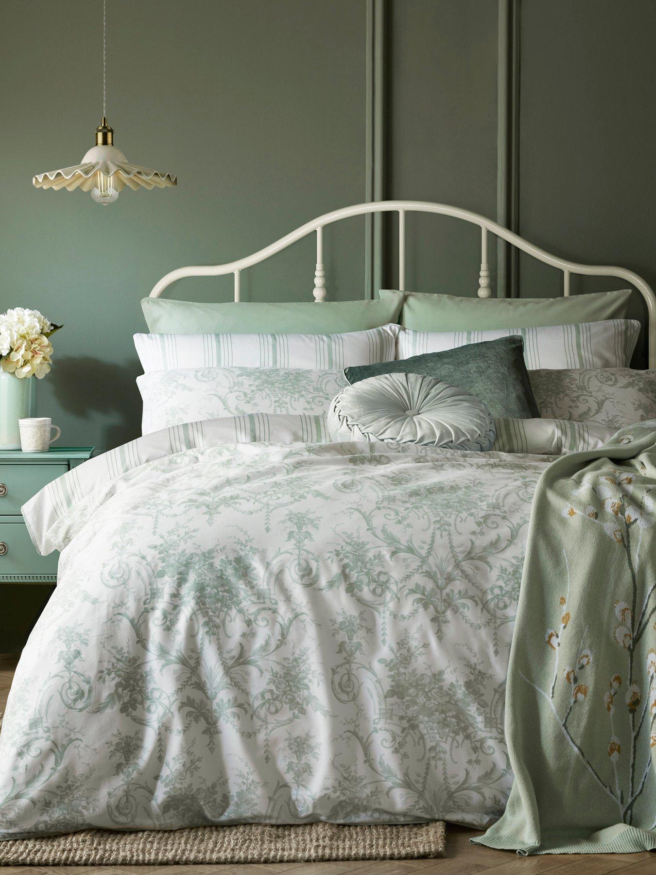Laura Ashley Tuileries Quilt Set Sage
